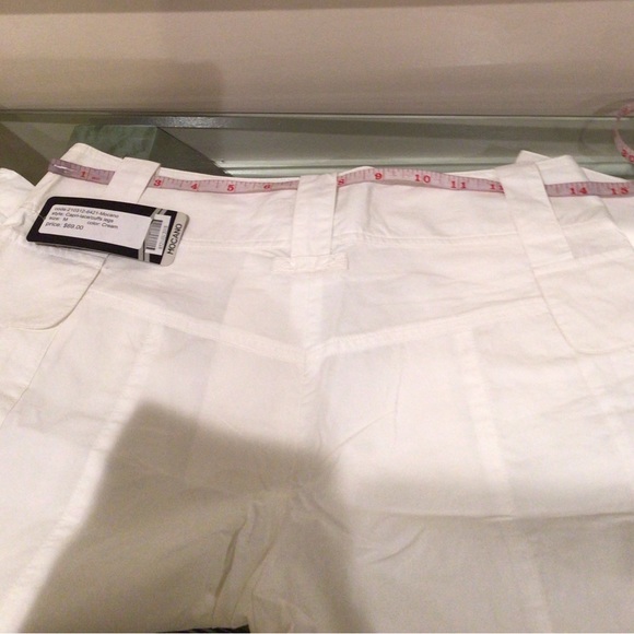 ⬇️PriceDrop⬇️🎉Host Pick🎉NWT White Bermuda shorts with band and crisscross ties - Picture 5 of 6